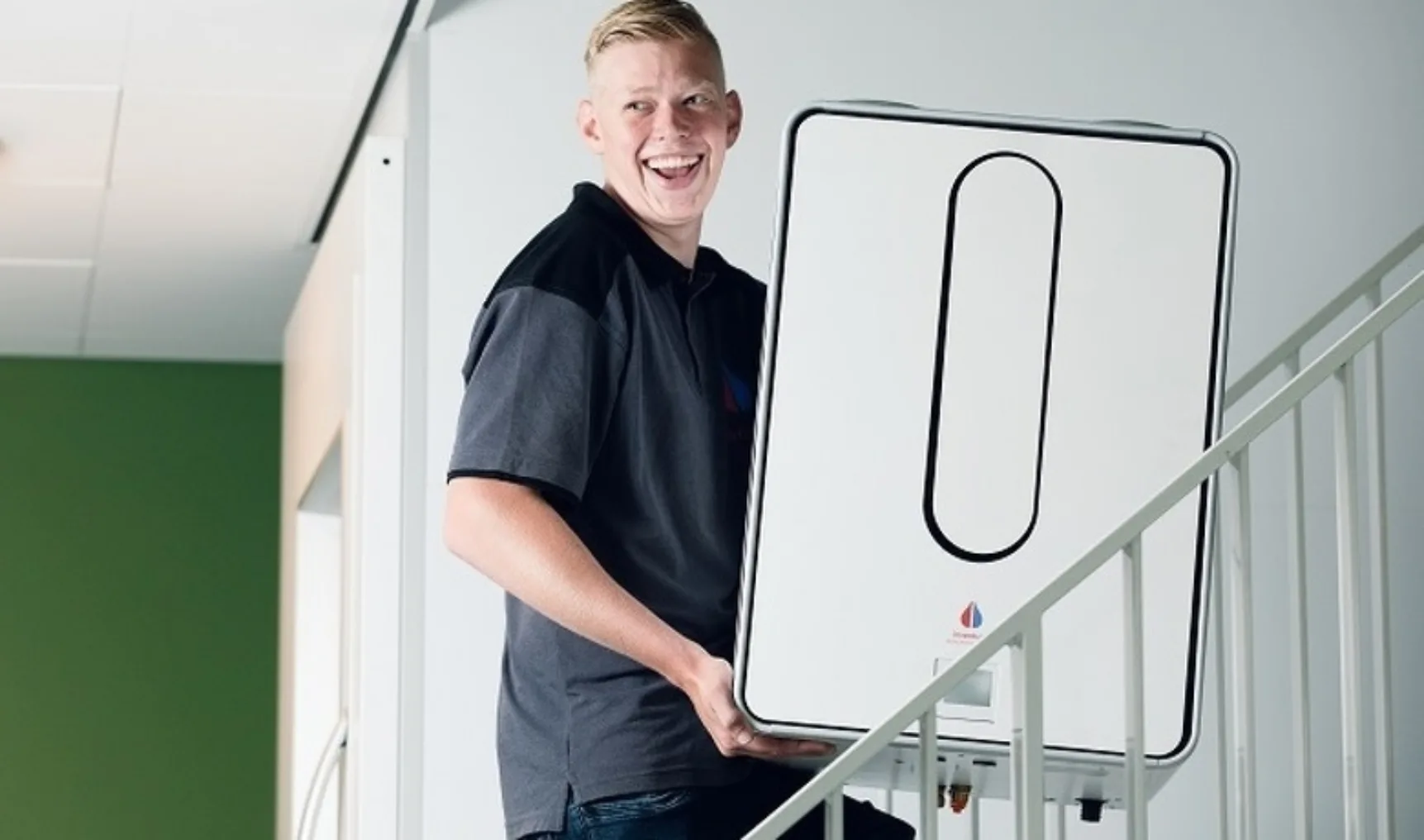 Installateur met Ecolution Modul AIR WEBSITE