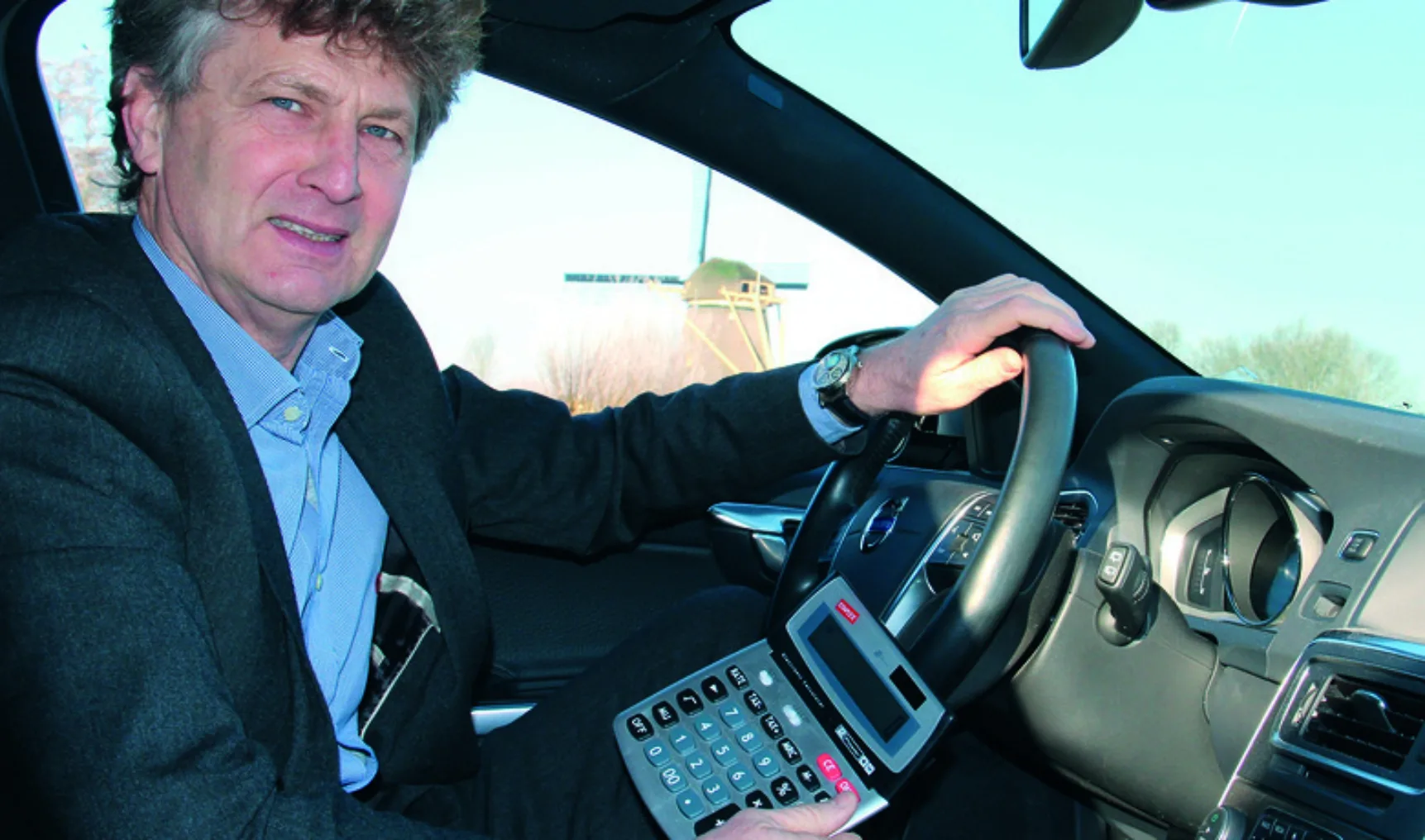 Wilfred Mooij in auto aangepast2