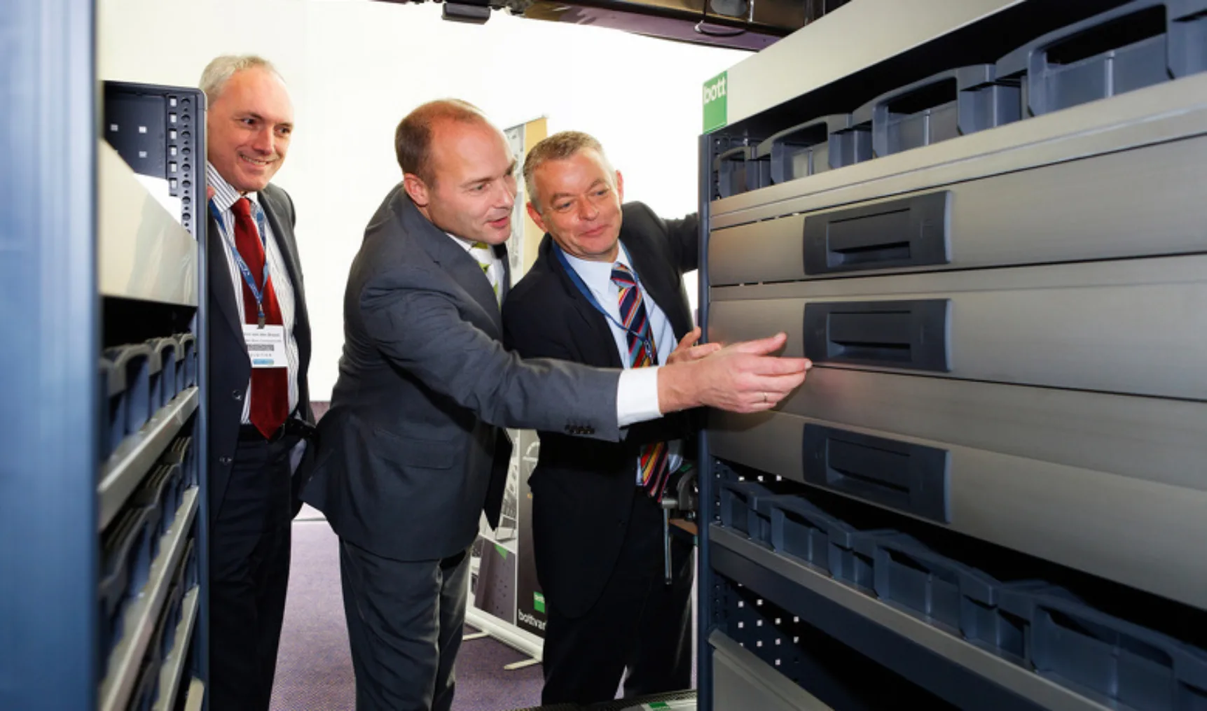 Bestel auto inrichting Bott