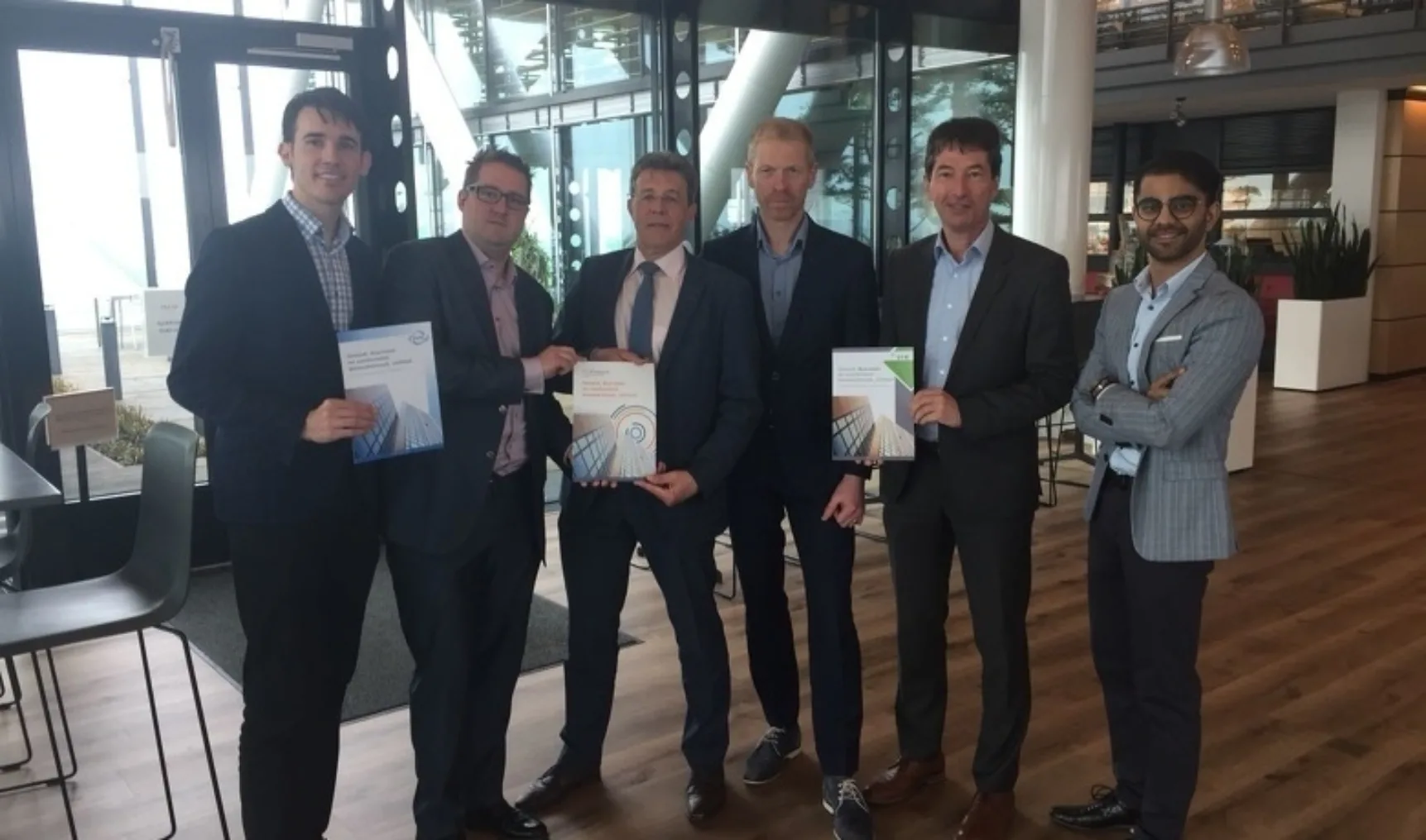 FME branches en RVB ontwikkelen samen klimaatbestek Vertegenwoordigers op de foto