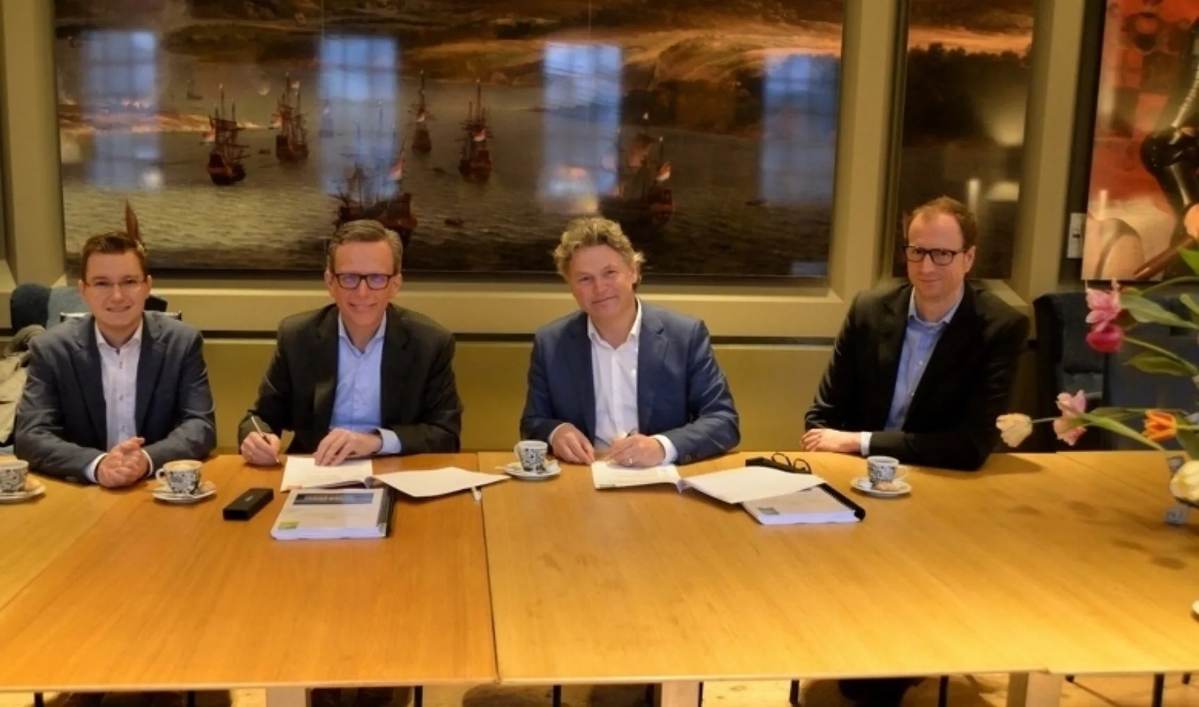 Foto contractondertekening HSM Kuijpers