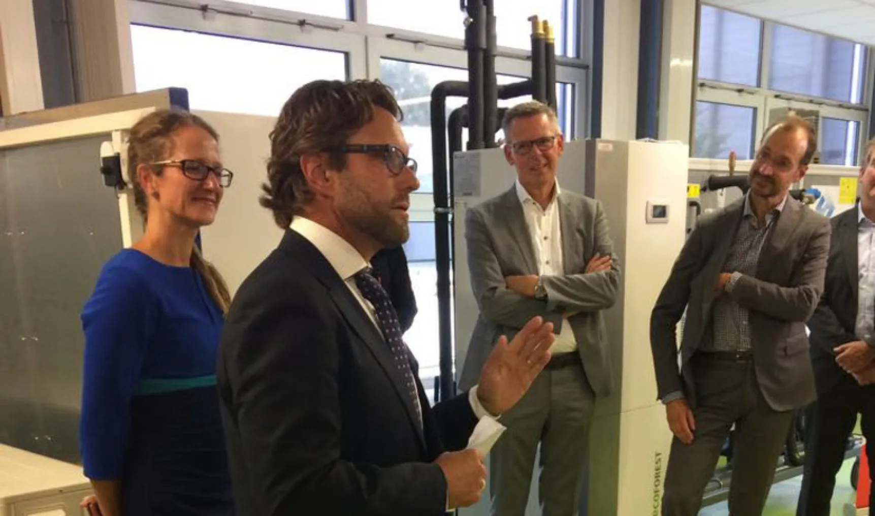 Frank Agterberg voorzitter DHPA Nienke Homan Gedeputeerde Staten provincie Groningen en Doekle Terpstra voorzitter UNETO VNI bij ondertekening Green Deal2b