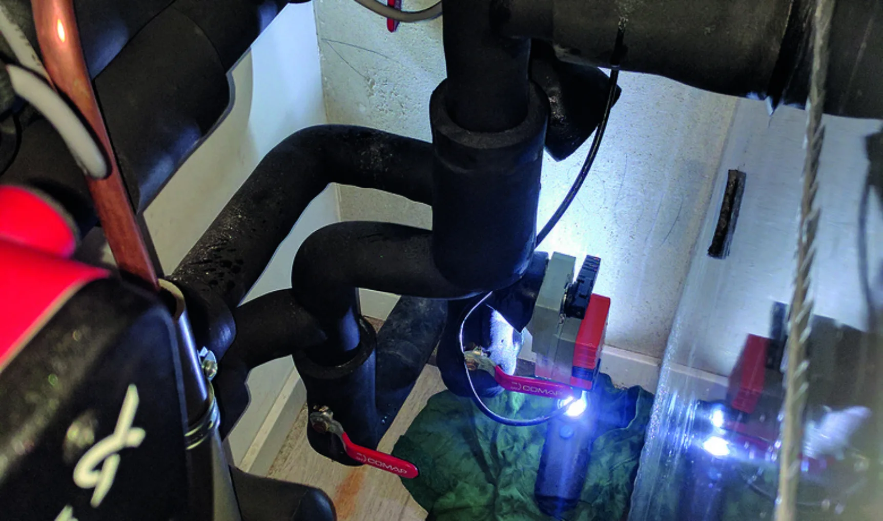 Lekkage leidingen warmtepomp uitsnede 1