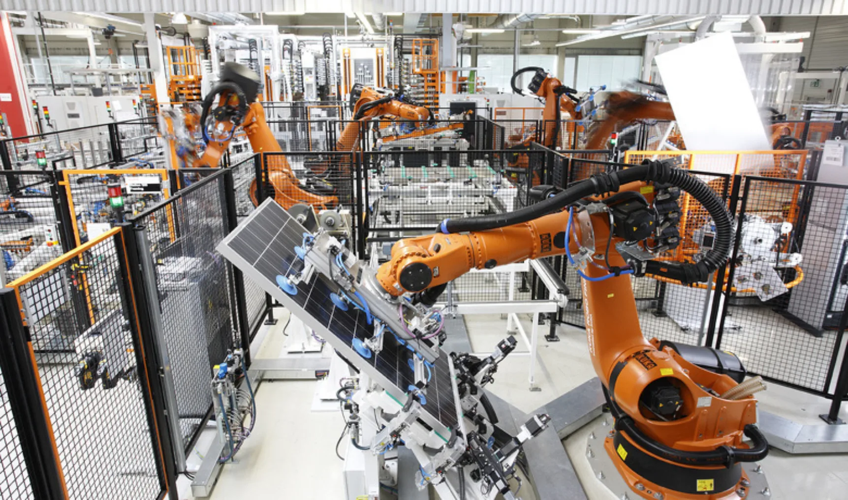 Lvt hires Solarwatt 3 1