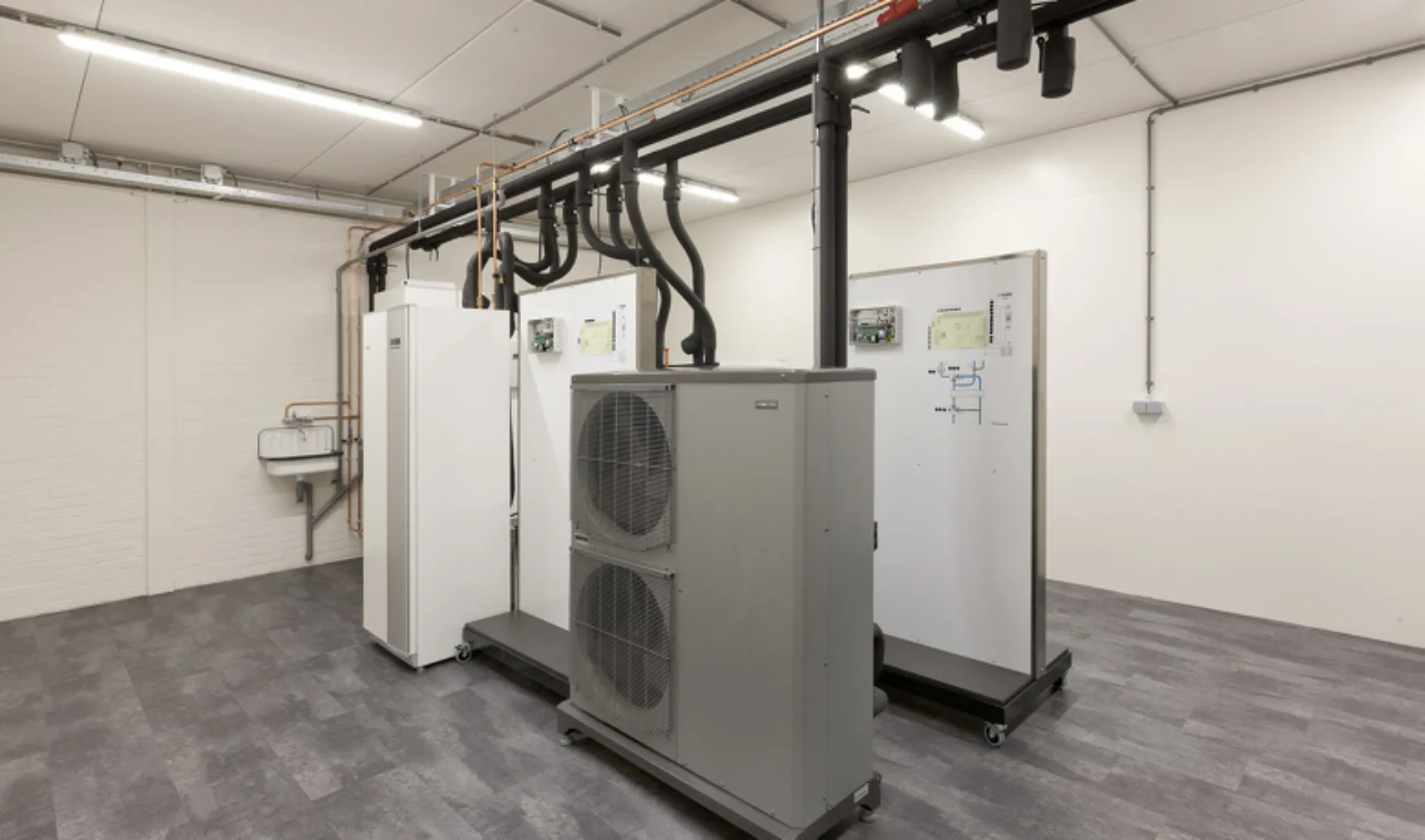 NIBE Academy instructie en praktijkcentrum